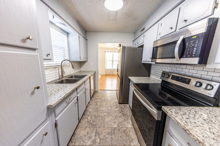 Property Photo: 512 N Grover Avenue TX 79416