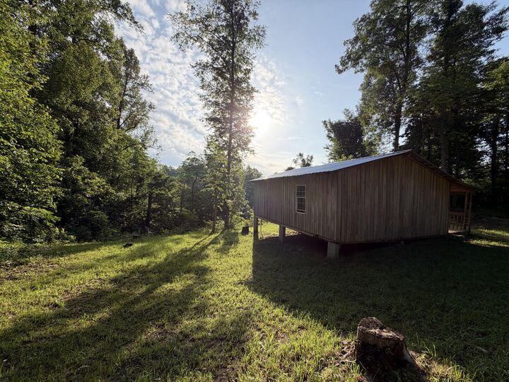 Property Photo:  9999 2004 Highway  KY 40447 