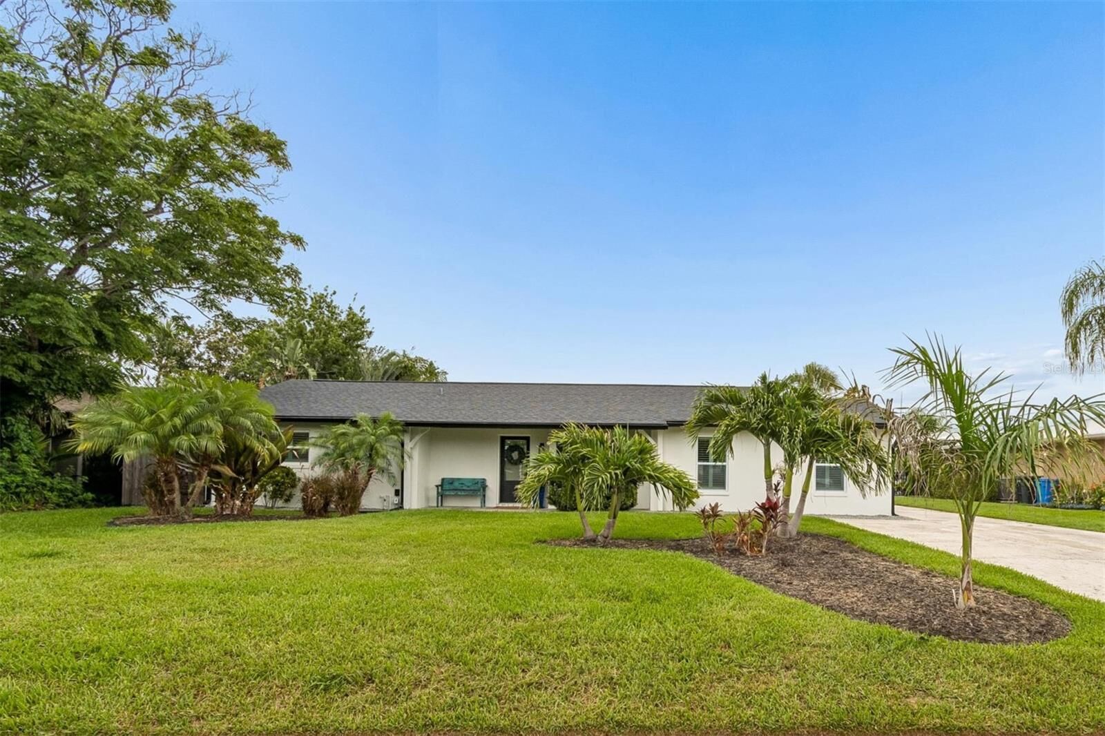 Property Photo: 3941 E Eden Roc Circle FL 33634