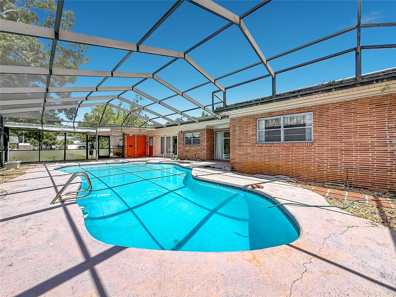 Property Photo:  605 Courtney Drive  FL 33617 