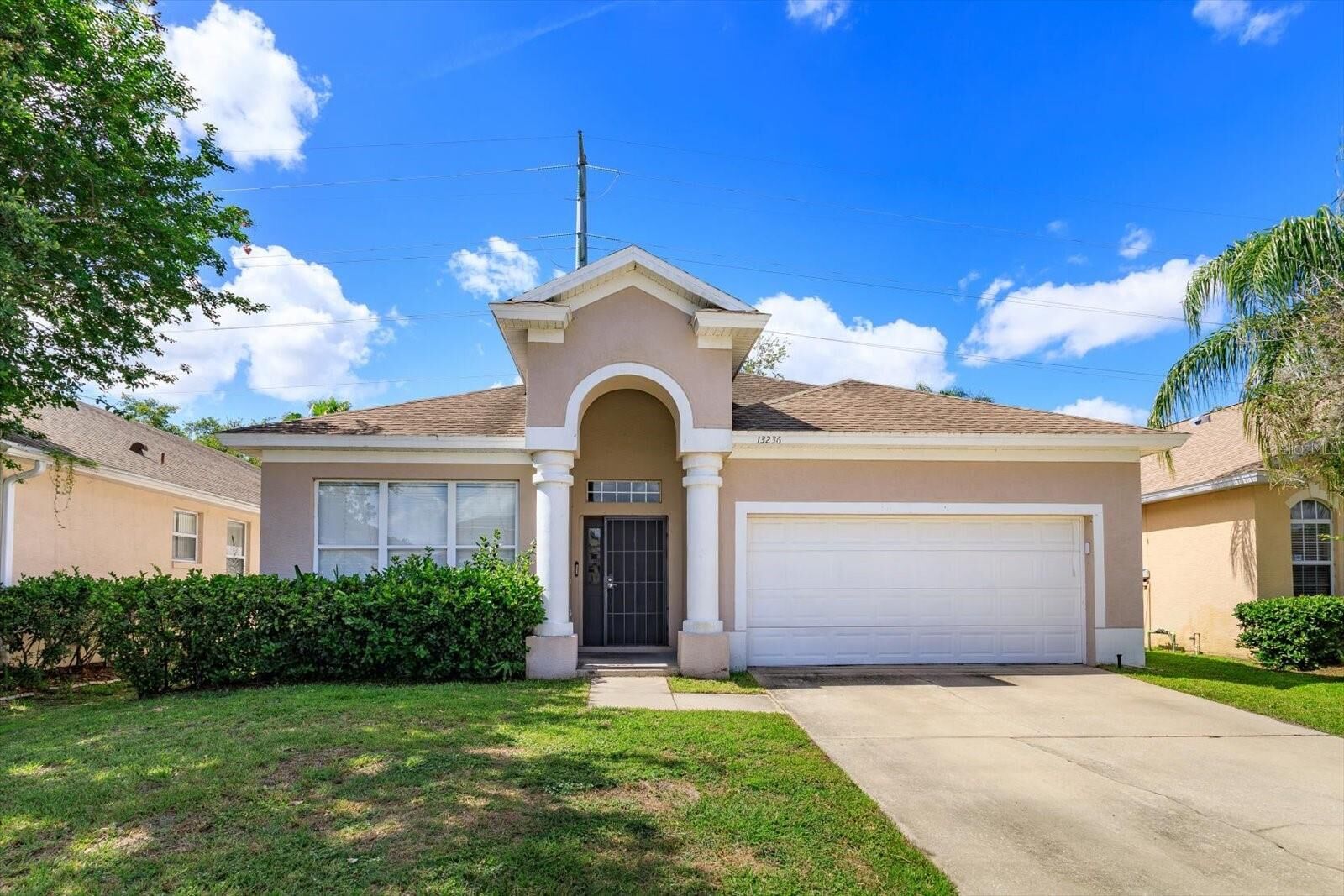 Property Photo:  13236 Luxbury Loop  FL 32837 