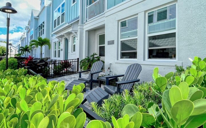 Property Photo: 2300 Lindstrom Street FL 34237