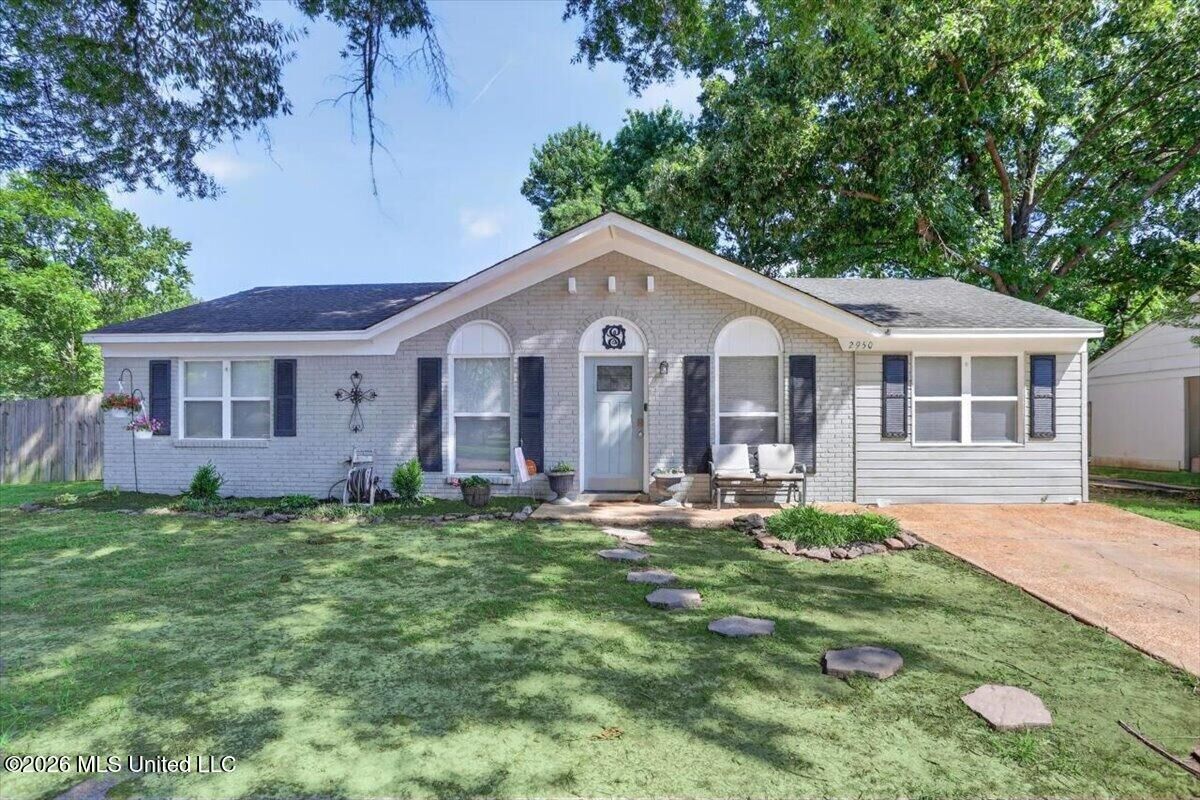 Property Photo:  2950 Briarwood Drive  MS 38637 