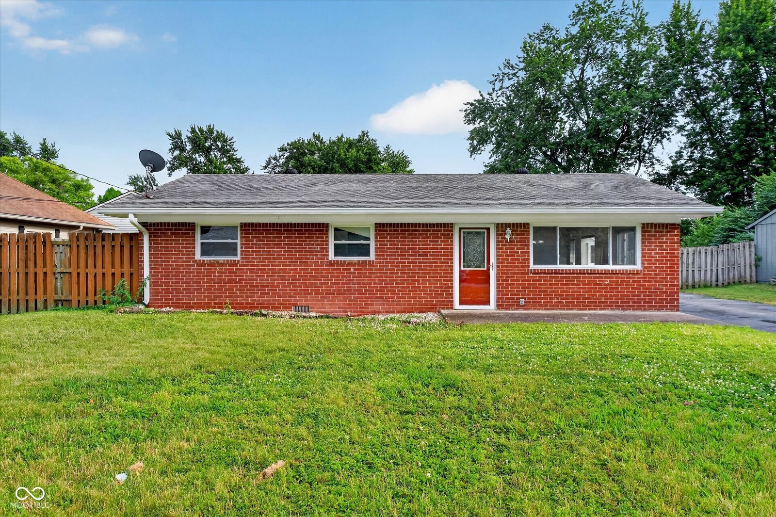 Property Photo:  1011 E Elbert Street  IN 46227 