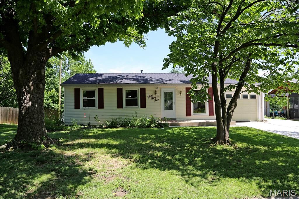 Property Photo:  3033 Saint Babette Lane  MO 63301 