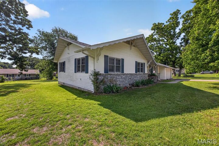 Property Photo: 22818 Pioneer Drive MO 65536