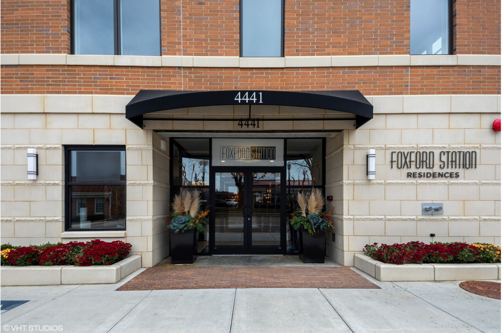 Property Photo: 4441 Wolf Road 206 IL 60558