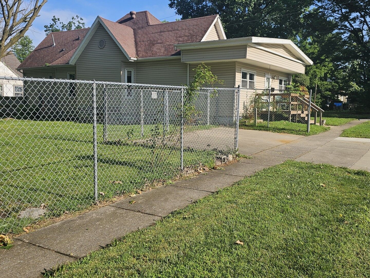 Property Photo:  401 S 20th Street  IL 62864 