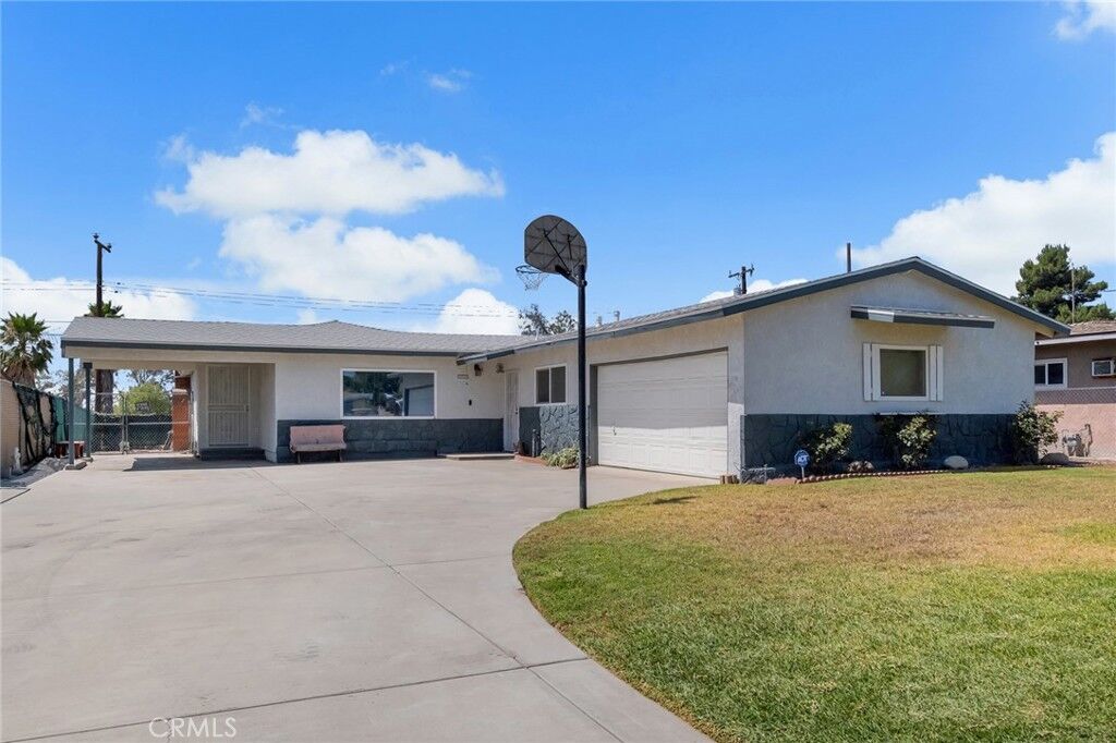 Property Photo: 17761 Dorsey CA 92335