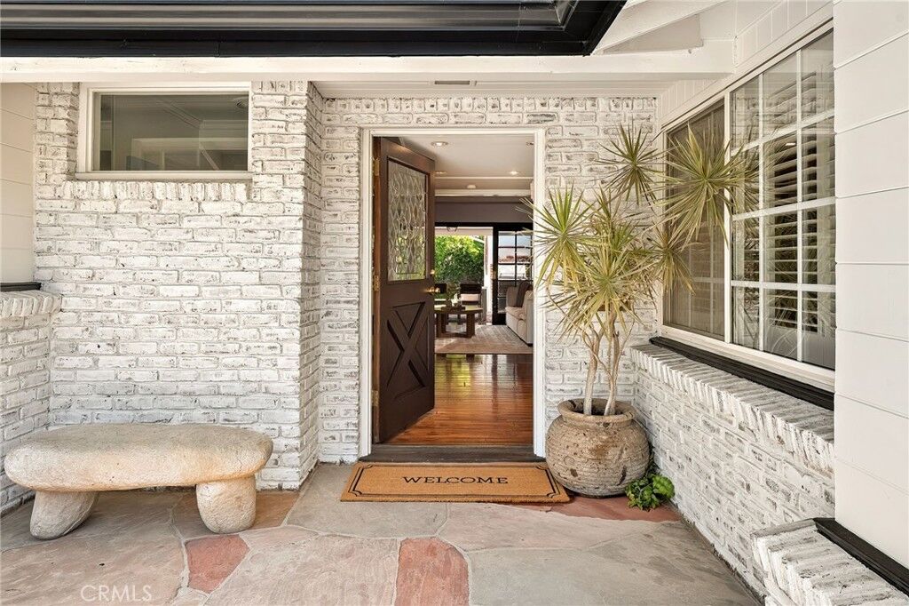 Property Photo: 5240 Fulton CA 91401