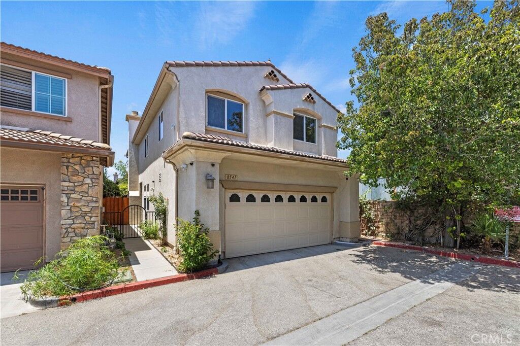 Property Photo: 8541 Thunderbird CA 91343