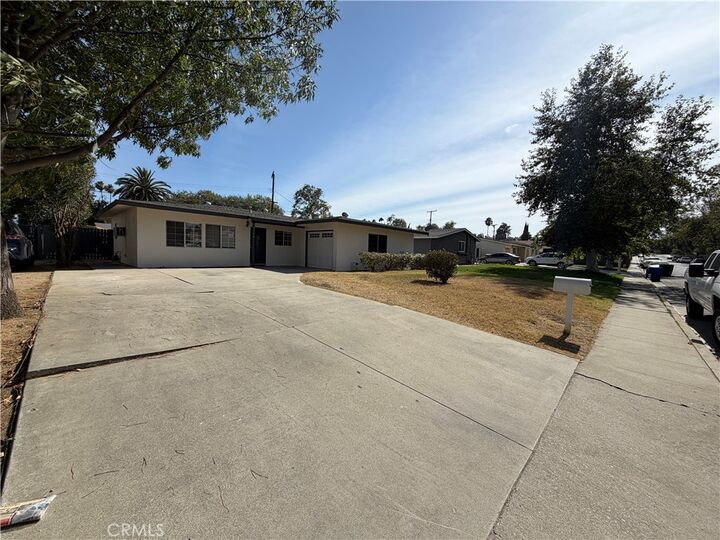 Property Photo:  5750 Willard Way  CA 92504 