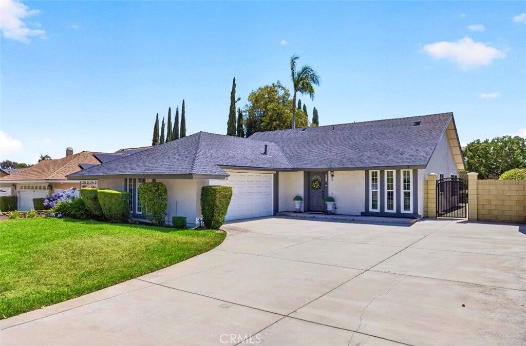 Property Photo: 14811 Rolling Ridge CA 91709
