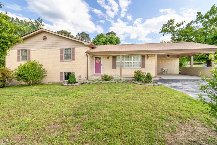 Property Photo: 2010 Falcon Lane SE TN 37323