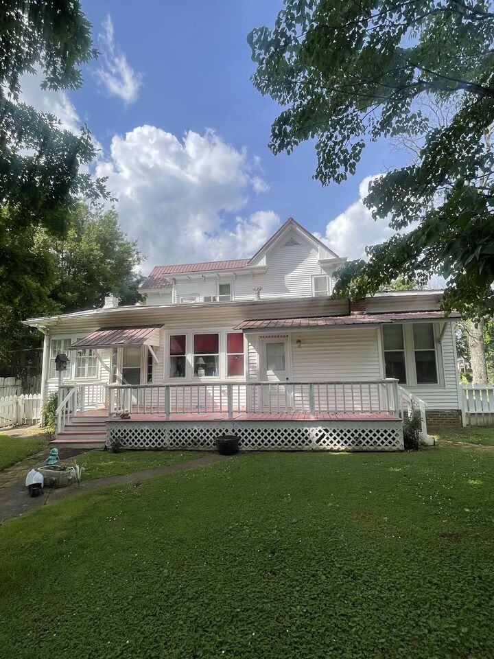 Property Photo:  213 Pulaski St  TN 38464 