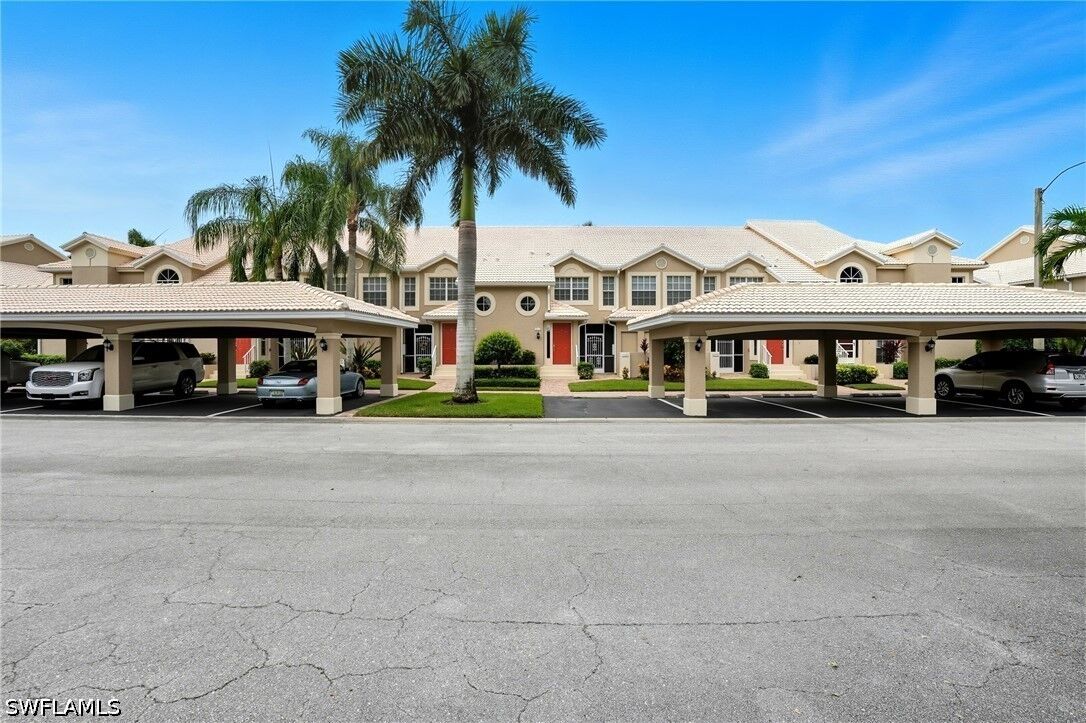 Property Photo: 13641 Worthington Way 1604 FL 34135