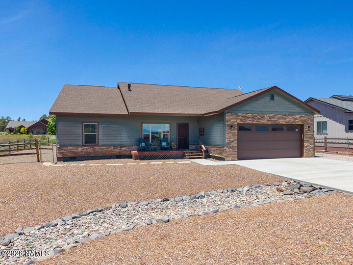 Property Photo: 143 Trilogy Drive AZ 86046