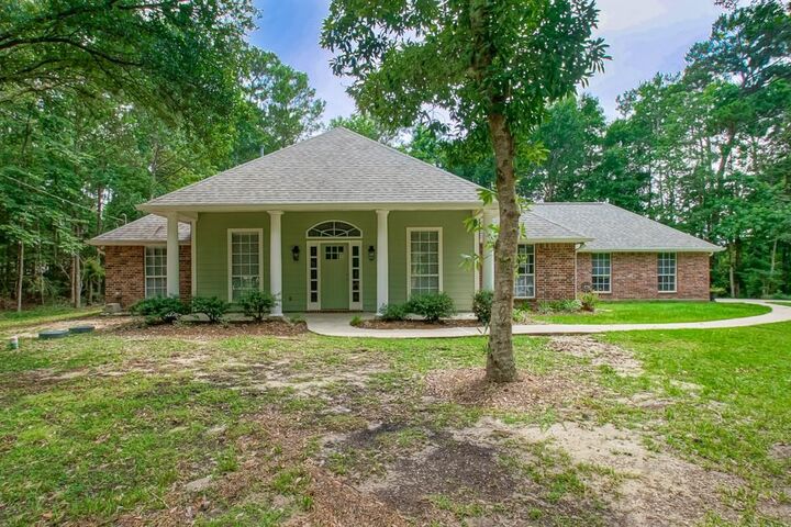 Property Photo:  105 Leaf Circle  LA 70461 