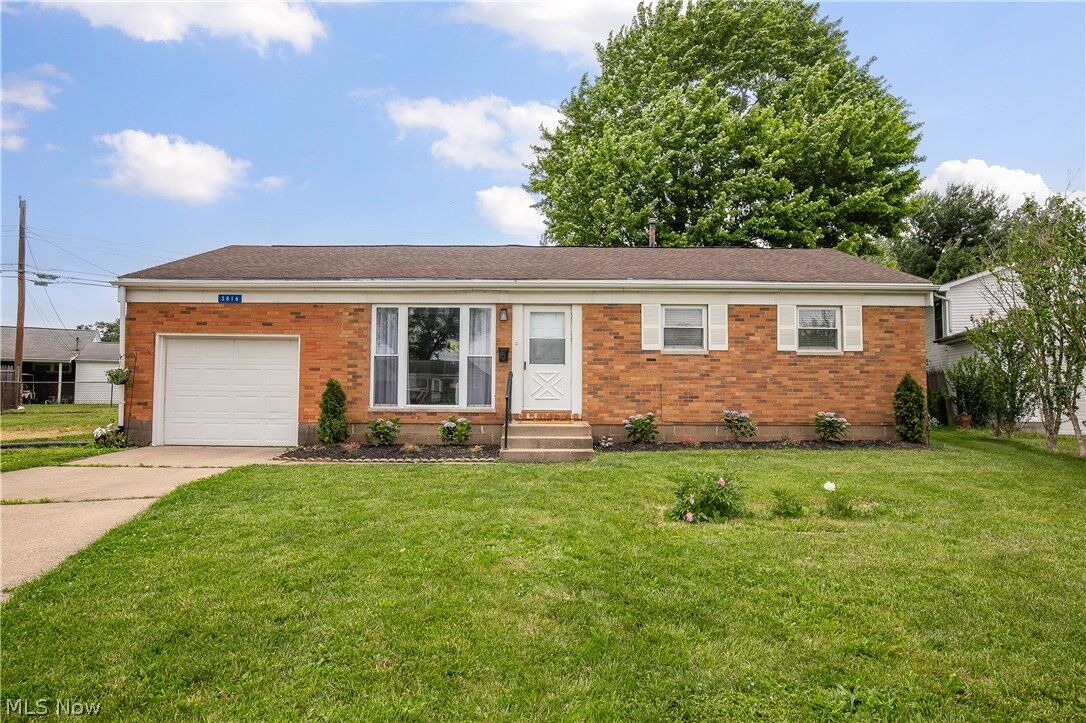Property Photo:  3816 Root Avenue NE  OH 44705 