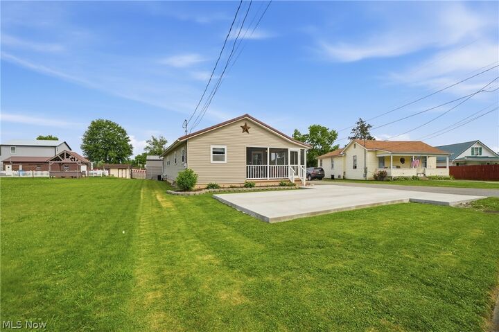 Property Photo:  802 7th Avenue  WV 26101 