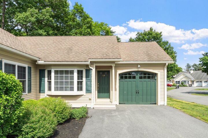 Property Photo: 25 Flagstone Way NH 03087
