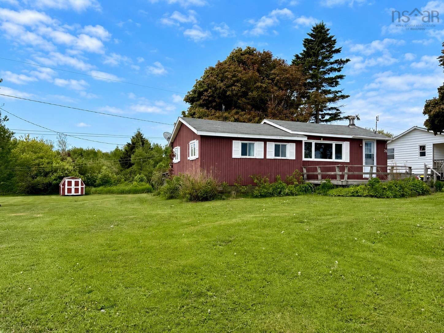 Property Photo: 28 Hillwinds Beach Drive NS B0L 1E0