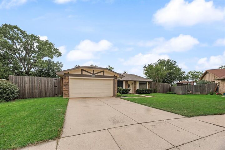Property Photo: 3409 W Sage Court TX 76021