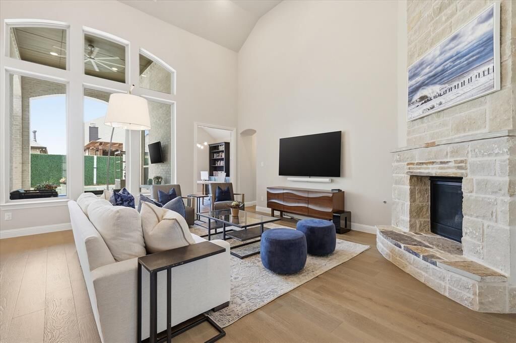 Property Photo:  1209 10th Street  TX 76226 