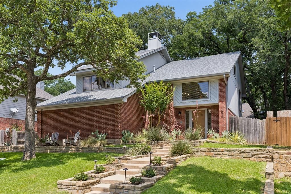 Property Photo: 1024 S Aspenwood Drive TX 76051