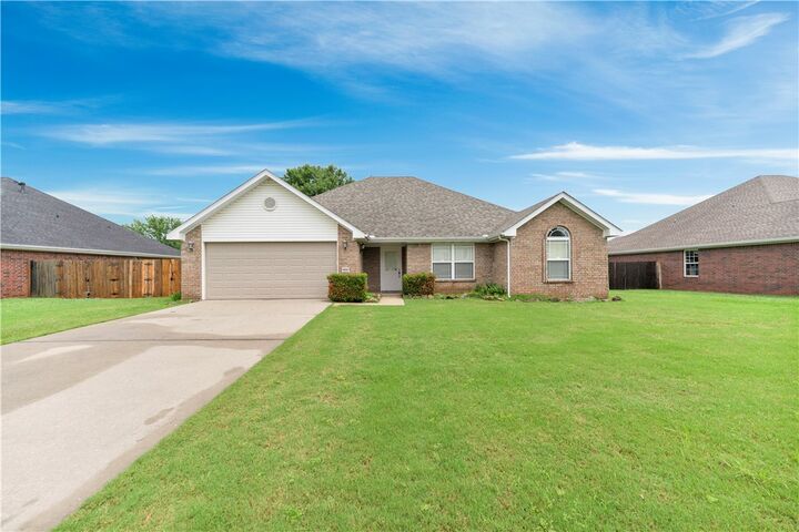 Property Photo:  832 Palisades Avenue  AR 72764 