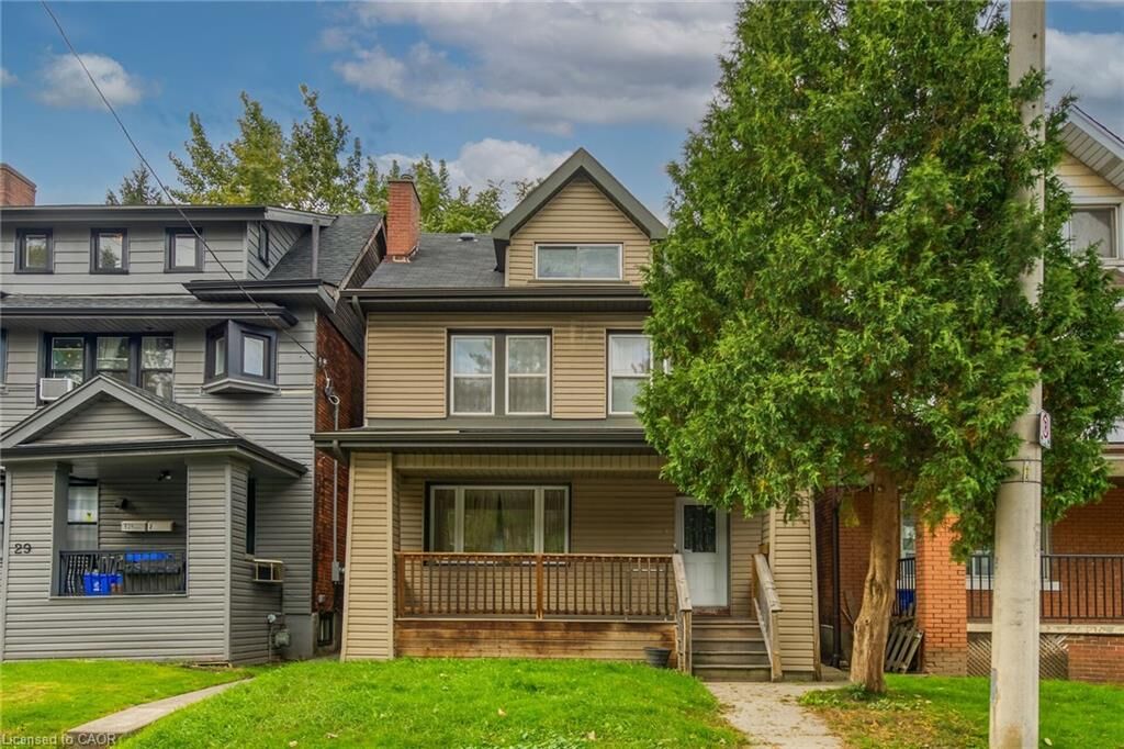 Property Photo:  31 Gibson Avenue  ON L8L 6J4 