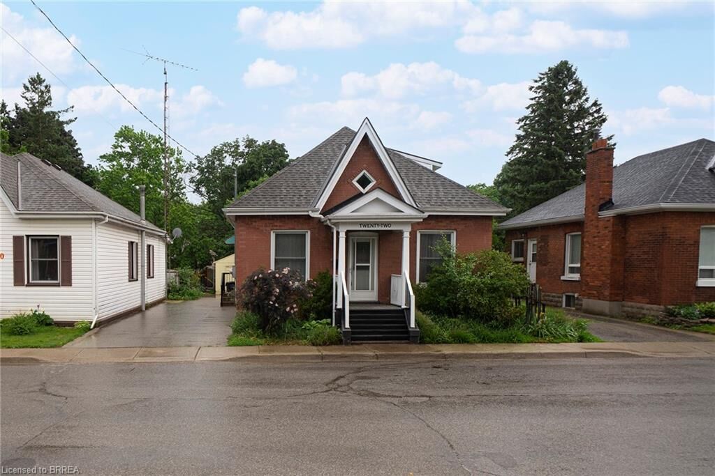 Property Photo: 22 Lawrence Street ON N3R 1A7