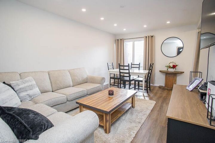 Property Photo:  273 Elgin Street 52  ON N3S 5B2 
