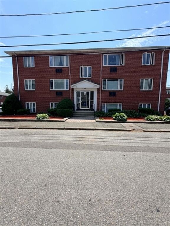 Property Photo: 38 Carey Ave 7 MA 02472