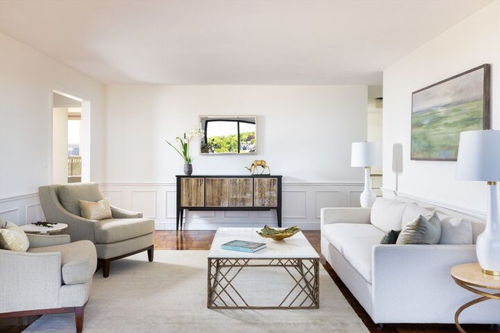 Property Photo:  50 Longwood Ave Ph 1118  MA 02446 