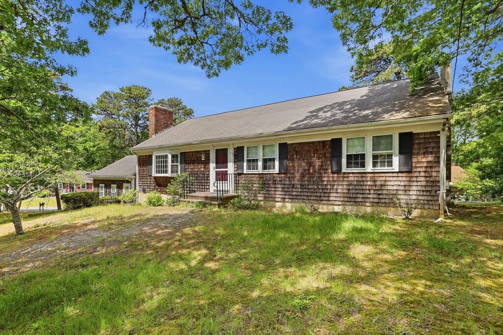 Property Photo:  1 Aspen Rd  MA 02645 