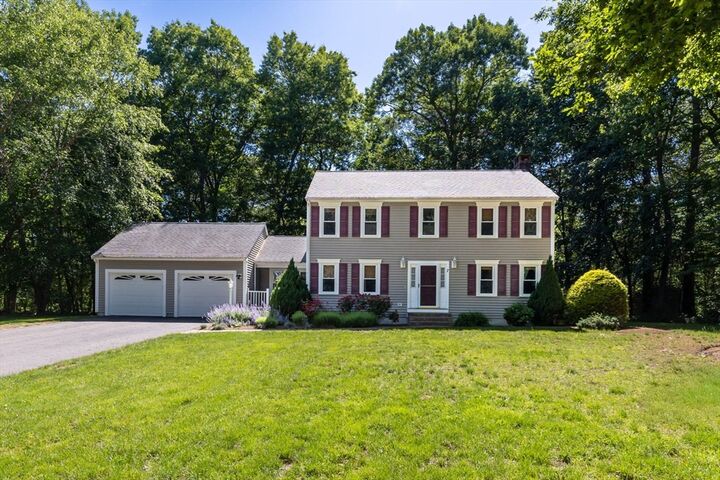 Property Photo:  7 Autumn Way  MA 02333 