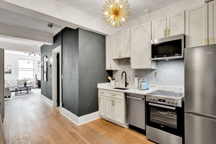Property Photo: 21 Beacon St 8G MA 02108