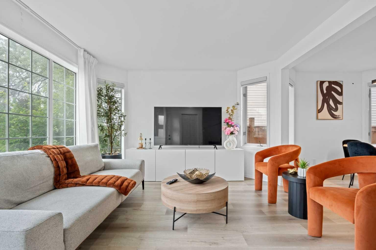 Property Photo: 146 Erin Road SE AB T2B 3H4