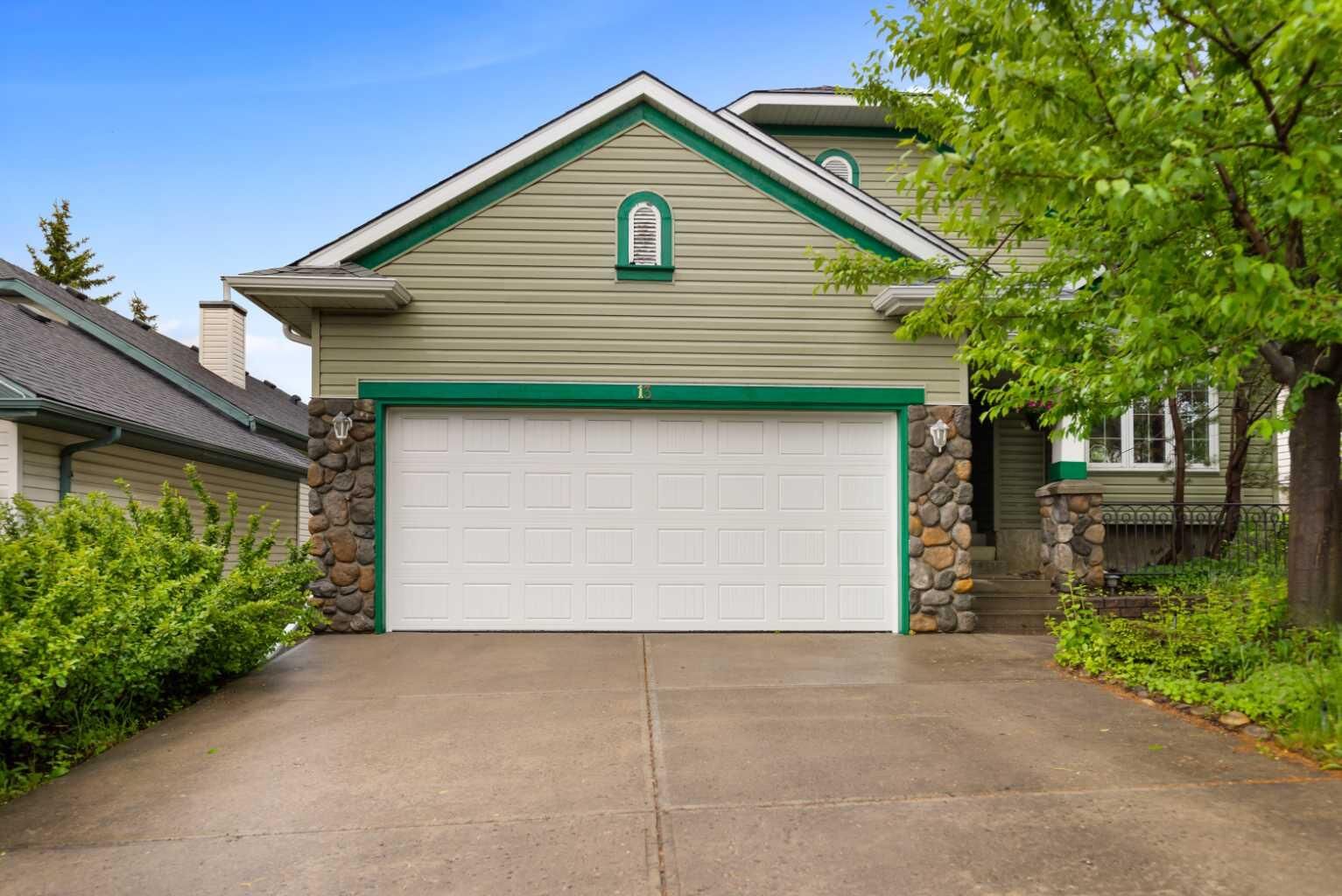 Property Photo: 13 Somerset Gate SW AB T2Y 3G9