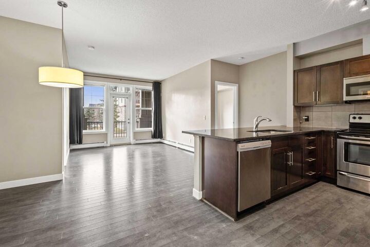 Photo de la propriété:  48 Panatella Road NW 207  AB T3K 0V4 