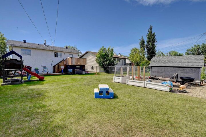 Photo de la propriété:  9724 94 Avenue  AB T0H 3S0 