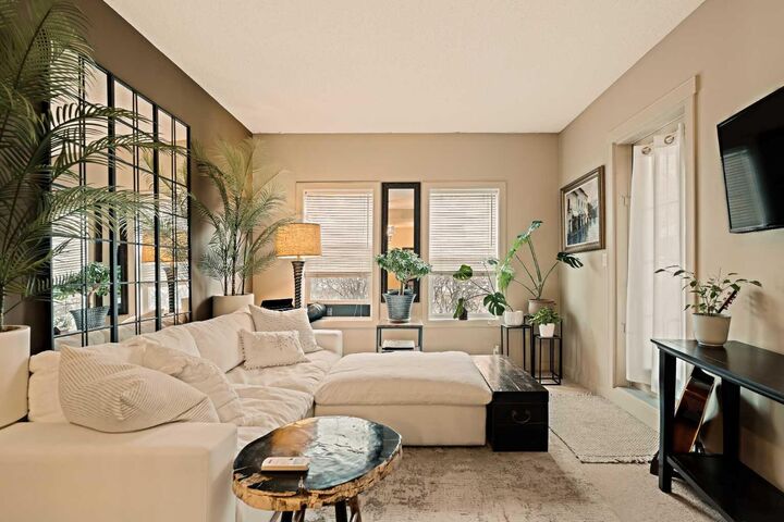Photo de la propriété: 5605 Henwood Street SW 1411 AB T3E 7R2