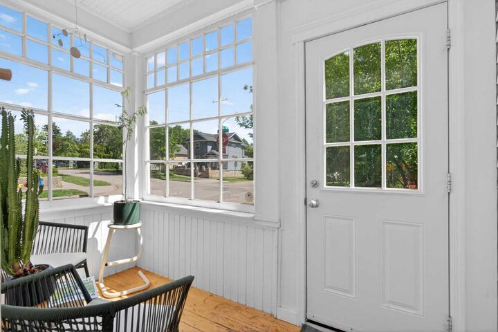Property Photo: 924 18 Avenue SE AB T2G 1L3