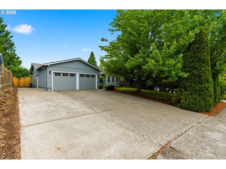 Property Photo: 1015 Cunningham Ln OR 97302