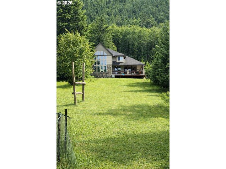 Property Photo: 18525 NE Buncombe Hollow Rd WA 98674