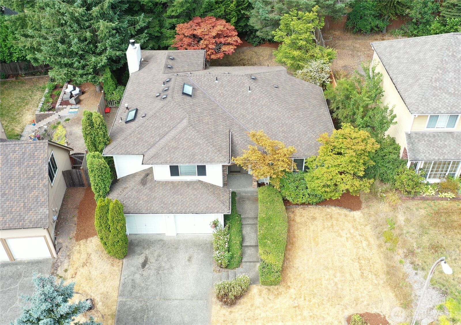 Property Photo: 23952 SE 40th Place WA 98029