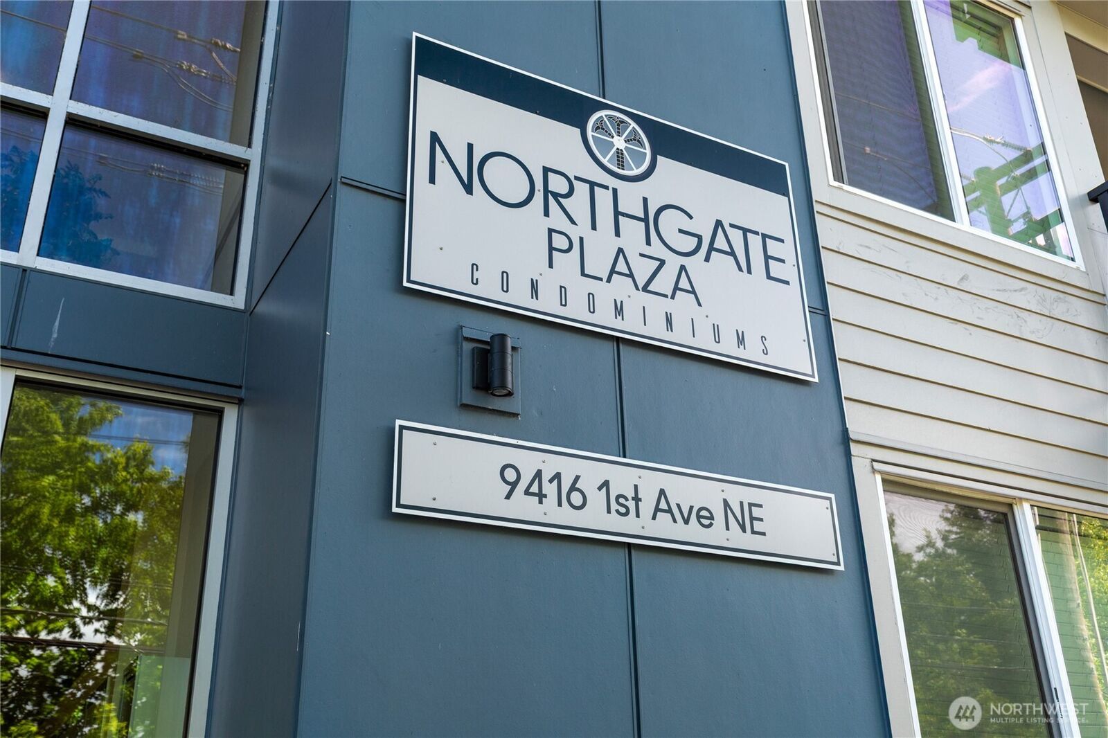 Property Photo:  9416  1st Avenue NE 111  WA 98115 