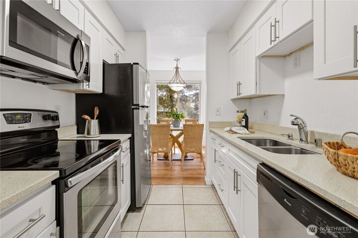 Property Photo: 12525 NE 145th Place F97 WA 98034