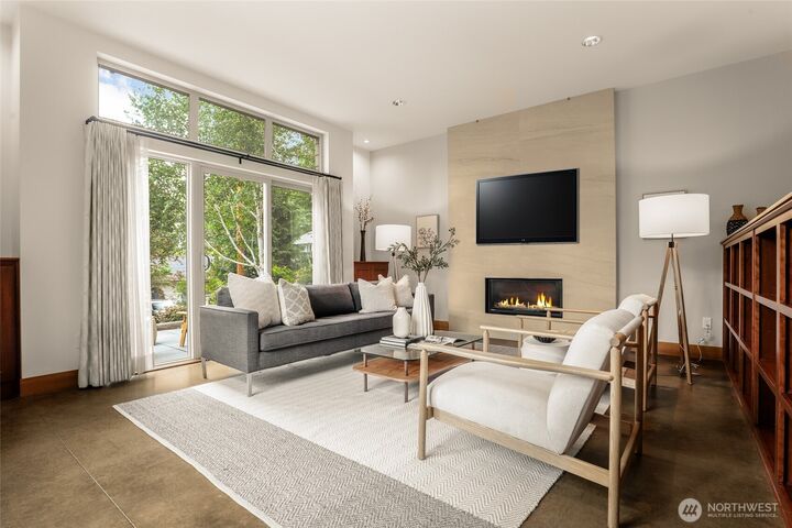 Property Photo: 10644 Bartlett Avenue NE WA 98125